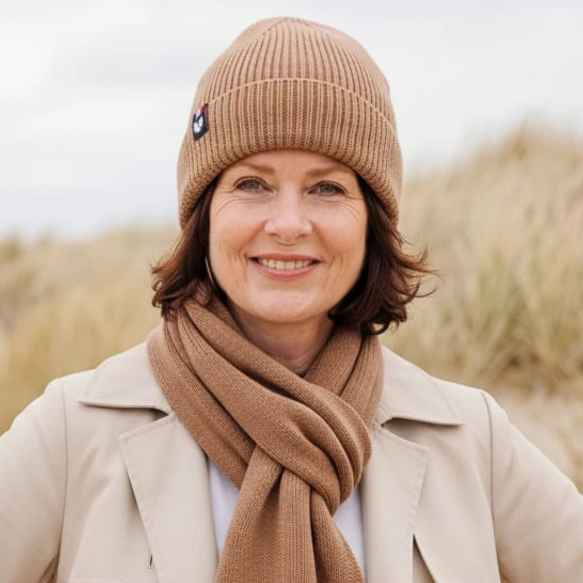 Bonnet en laine mérinos pour femme coloris Camel Aubrac, maille 3D à revers – PALÂBA