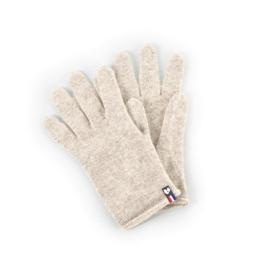 Écharpe et gants tactiles en cachemire et laine Sable Vercors portés sur un sweat écru – PALÂBA