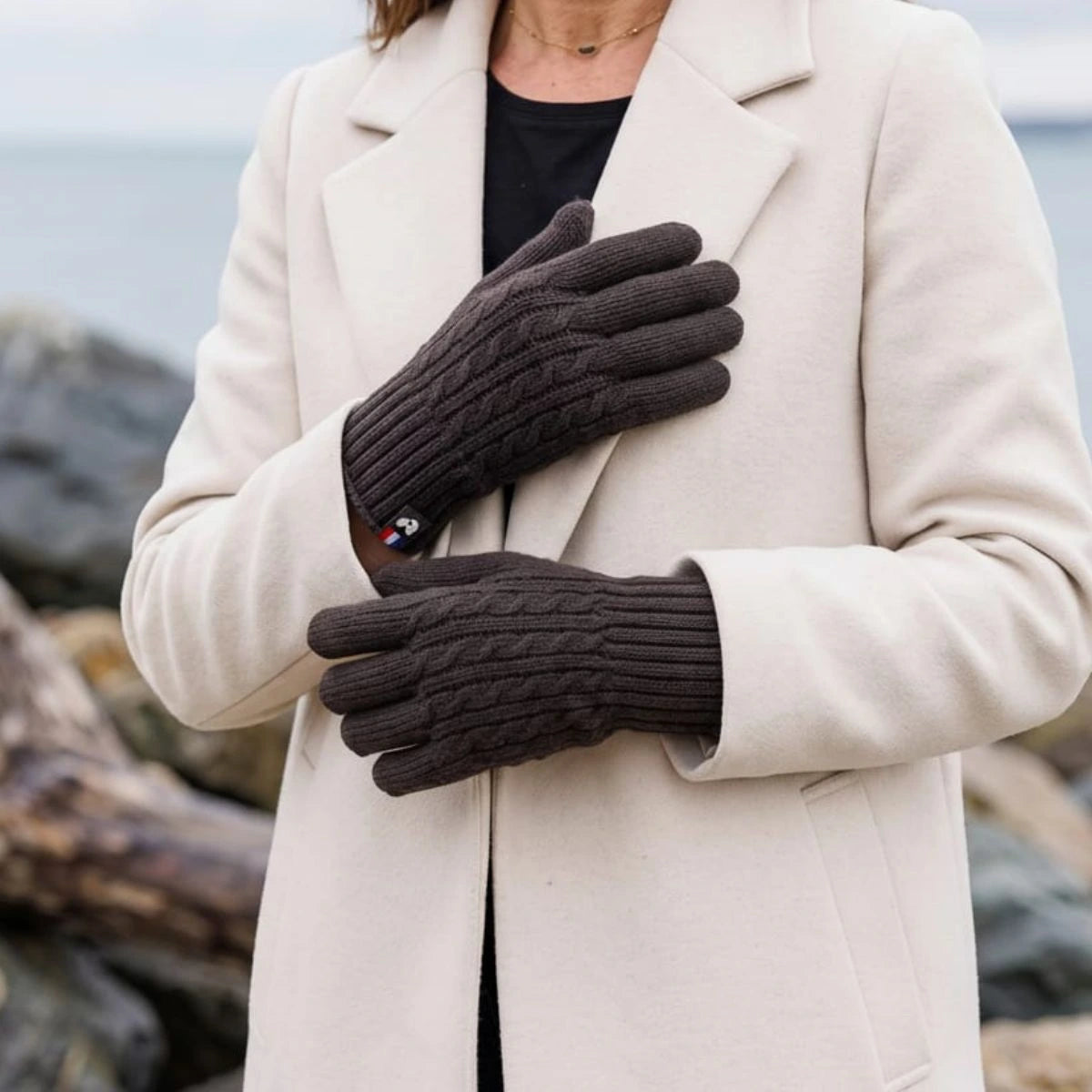Gants torsadés en laine mérinos pour femme, coloris Roc Meije – PALÂBA
