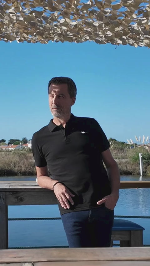 video polo noir homme comment le porter