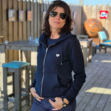 sweat zippé femme marine avec logo coeur vue de face